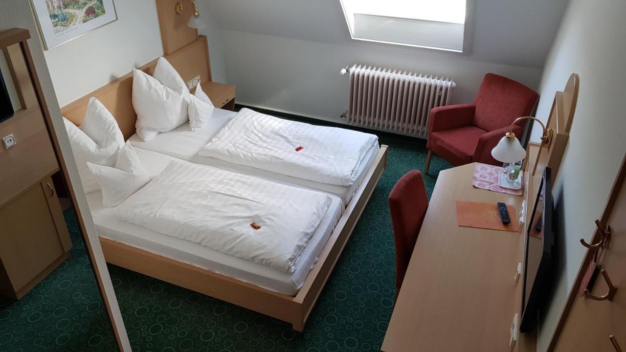 Hotel Gasthof Specht Aichach Bagian luar foto