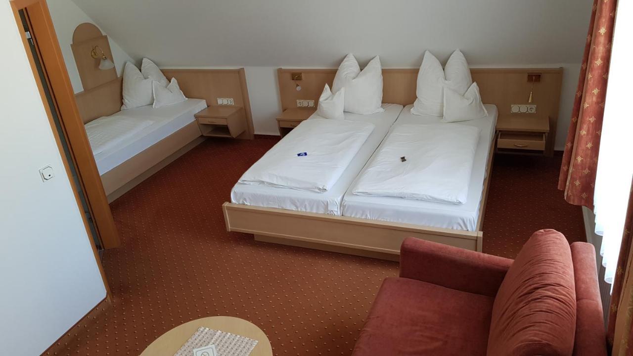 Hotel Gasthof Specht Aichach Bagian luar foto